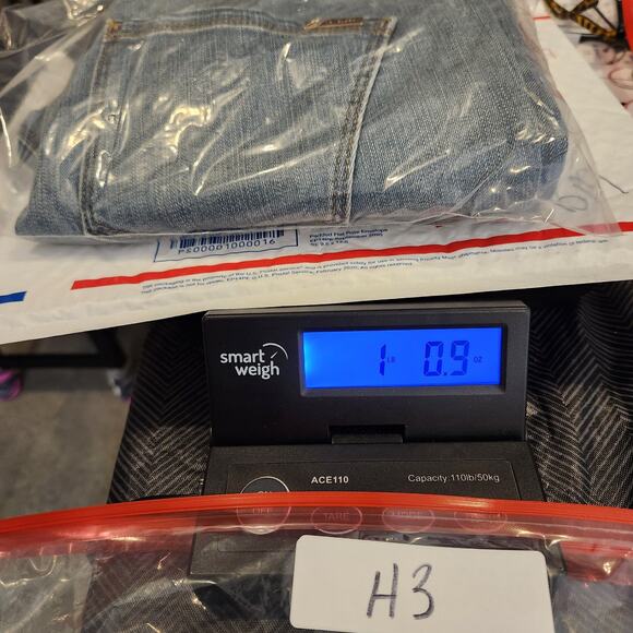 WHITE HOUSE BLACK MARKET The Skinny Crop Blue Medium Wash Embellished Ankle Wm 6 - Picture 12 of 12